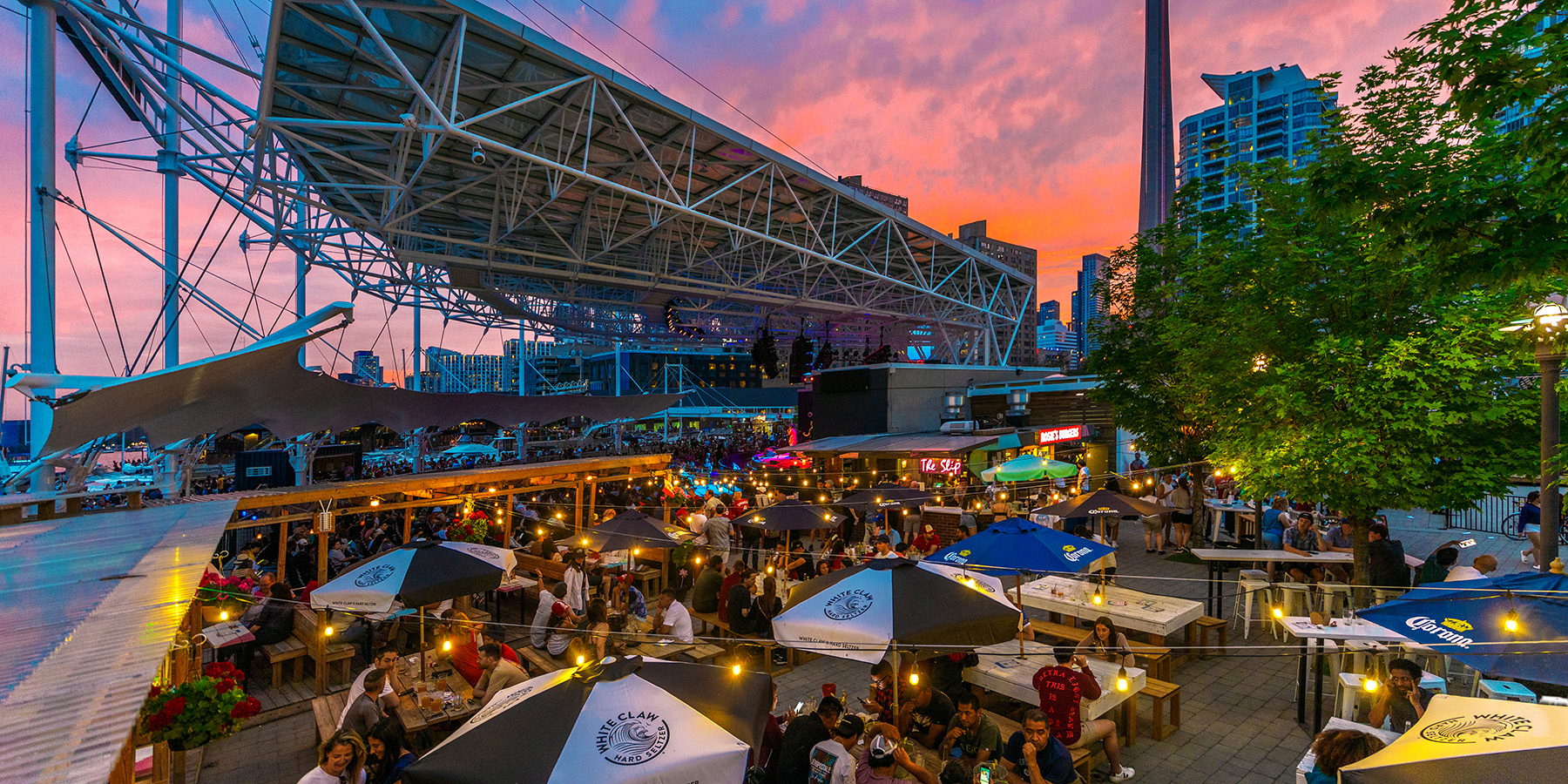 Bobby Bermuda's Sunset Bar at dusk