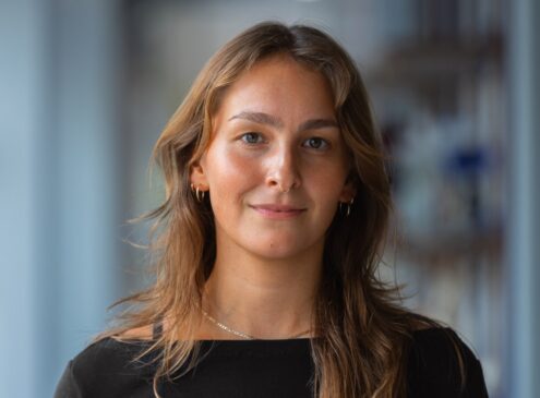 Eleni Papkov headshot