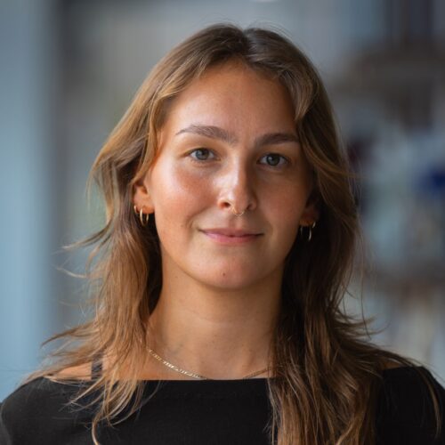 Eleni Papkov headshot