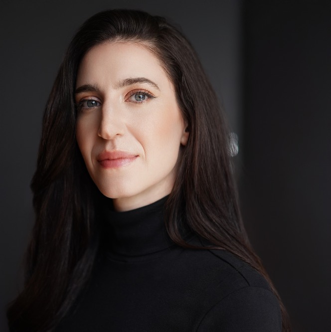 Hailey Gillis headshot